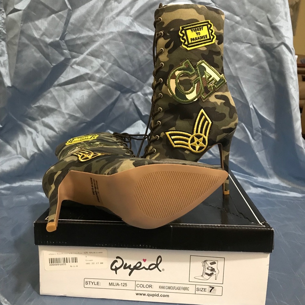 Camo lace heels
